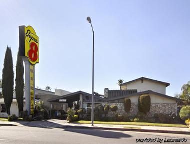 Super 8 By Wyndham Canoga Park Los Angeles Esterno foto
